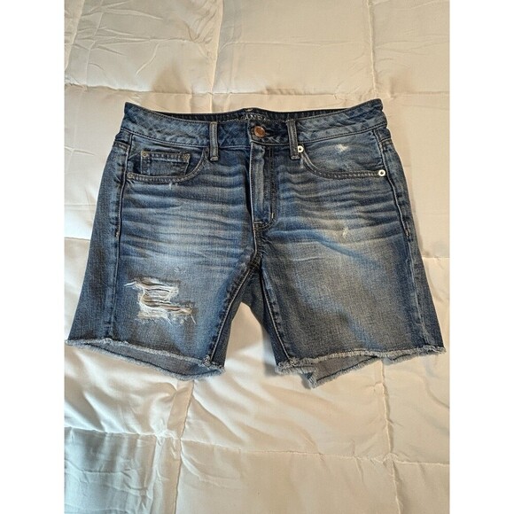 AMERICAN EAGLE Women’s Live Your Life Distressed Blue Jean Shorts Raw Hem Size 6 - Picture 1 of 9